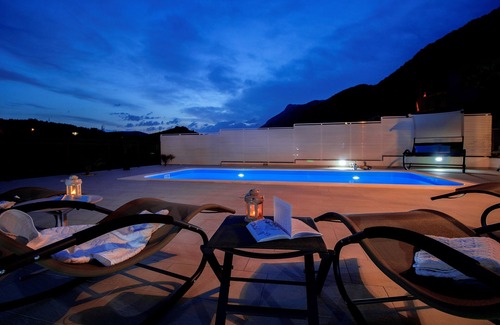 Zvecanje House | Villa with pool, ideal for 4 people