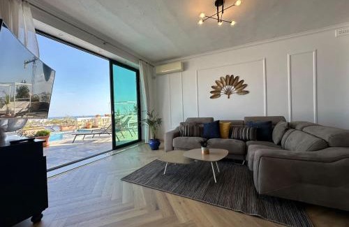 Santa Maria Estate Villa | Villa with Views Parking AC