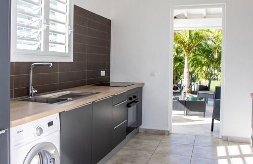 Saint-Francois Villa | Villa with wide private pool, quiet area, close to beaches & St-François center