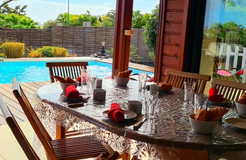 Carosse Villa | Villa Z'ETOILEE, classé 3 étoiles, piscine, Mont Roquefeuil, 8 personnes