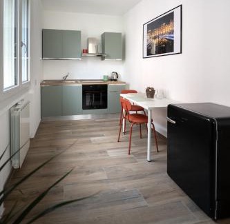 Bergamo Apartment | Villa Zina - Apt Rosso - 10 min from city centre and airport