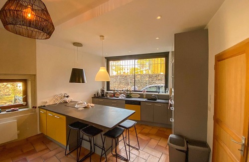 Grignan Ski Chalet | Village house with private pool, Grignan – Drôme Provençale