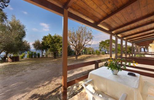 Marina di Puolo Hotel | Villaggio Villa Lubrense