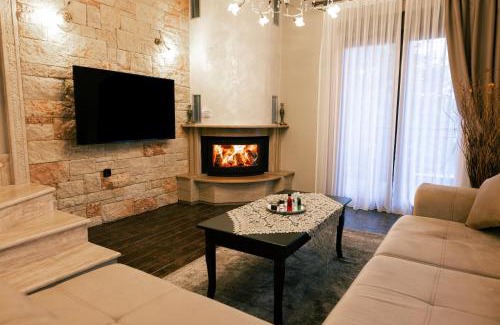 Taxiarkhis Villa | Villas Lirtzis
