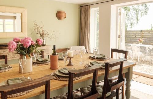 Pylle House | Vine Cottage