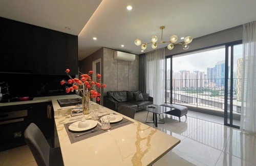 Trung Hoa Nhan Chinh Apartment | Vinhomes D'Capitale Hanoi - South Land