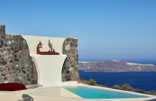 Imerovigli Apartment | Vinsanto Honeymoon Villa with Heated Pool and Caldera View