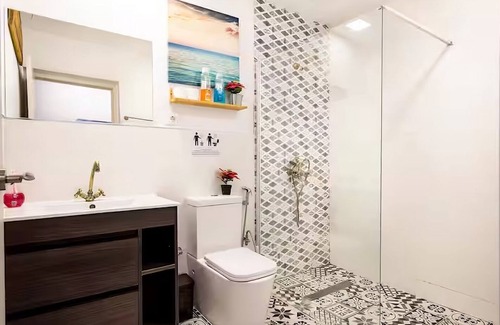 Sant Adria de Besos Apartment | Vintage studio for 3 people, 15 min from BCN downtown, 8 min walk from the beach