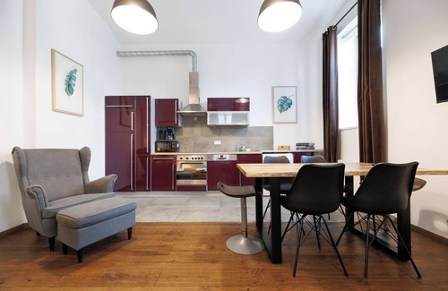 Rudolfsheim-Funfhaus Apartment | Vintagehome: Apartments by Schönbrunn