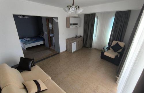 Sutomore Apartment | Violit Apartments&Restaurant