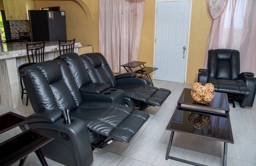 Runaway Bay Villa | vision with dreams villa