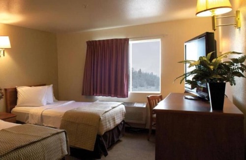Kellogg House | Visit The Gem State! Stay Minutes Away From Scenic View Of The Mountain