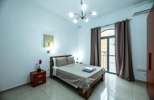 Tower Road Apartment | Vista 86 - Sea Blue Mist - Central Apartment 4
