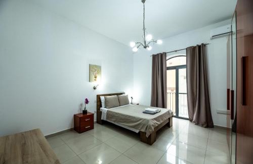 Tower Road Apartment | Vista 86 - Sea Blue Mist - Central Apartment 4
