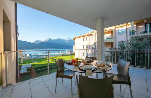 Maccagno Apartment | Vista di Maccagno Fantastico Pool - Happy Rentals