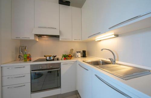Maccagno Apartment | Vista di Maccagno Fantastico Pool - Happy Rentals