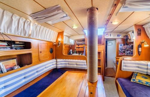 Pointe Croisette Boat Rental | Voilier de 12m à Quai Port Canto