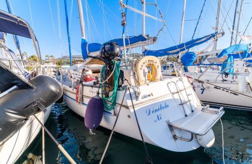 Pointe Croisette Boat Rental | Voilier de 12m à Quai Port Canto