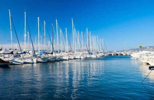 Pointe Croisette Boat Rental | Voilier de 12m à Quai Port Canto