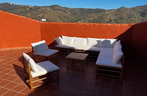 Urbanizacion Hacienda las Chapas Apartment | Vrbo Property