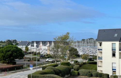 Arzon Apartment | Vue capitainerie
