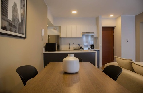 Leuro Apartment | w Elegant 2BR w Distinctive Deco in Miraflores