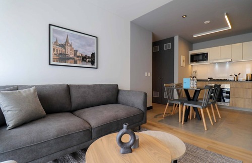 San Isidro Centro Financiero Apartment | w Elegant 2BR w Great Deco in San Isidro