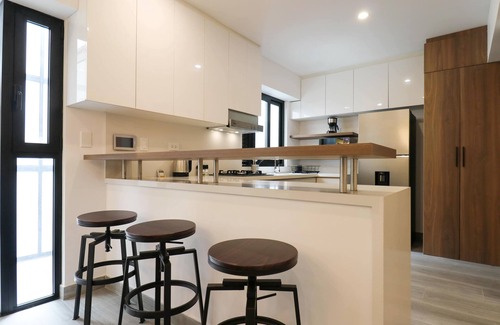 Armendariz Apartment | w Grandiose Duplex w Modern Deco in Miraflores