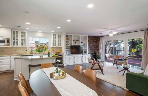 Napa House | w/Hot Tub & Detached Office, Modern 3BR in Napa!