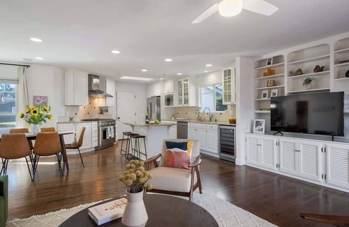 Napa House | w/Hot Tub & Detached Office, Modern 3BR in Napa!