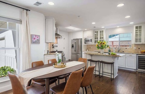 Napa House | w/Hot Tub & Detached Office, Modern 3BR in Napa!
