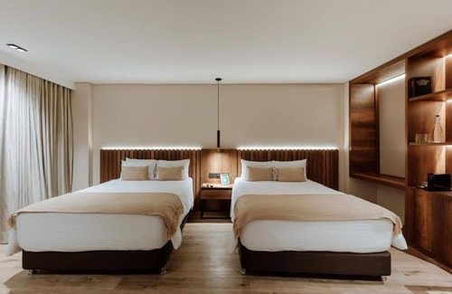 Las Lomas I Apartment | w Loft Twin Low Floor