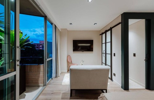 Las Lomas I Apartment | w Lotf Mountain View Low Floor