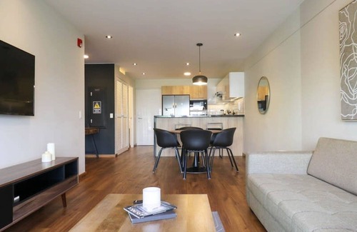 Armendariz Apartment | w Modern 1BR With Balcony in Miraflores