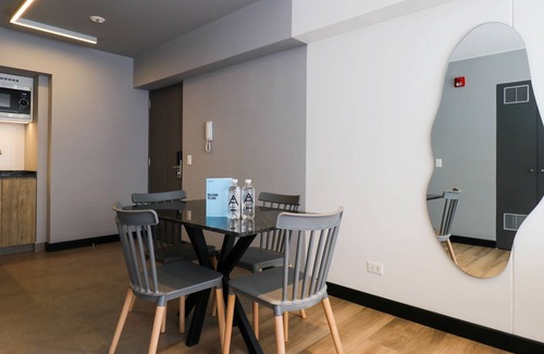 San Isidro Centro Financiero Apartment | w Resplendent 2BR w Great Balcony in San Isidro