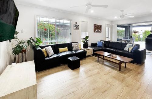 Shell Cove House | Waiheke Marina Getaway