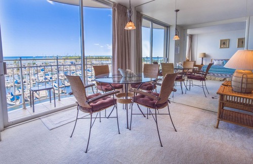 Waikiki Condo | Waikiki Ilikai Marina condo with amazing ocean view!