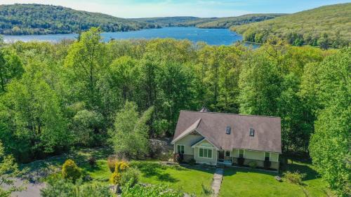 Swanton House | Wake at the Lake