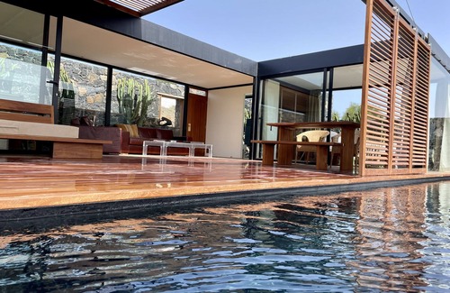 Pajara Villa | Wake up to nature in this modern glass house