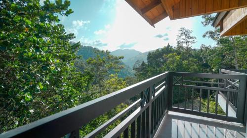 La Vega Province House | Wake Up To Sweeping Misty Hills Views