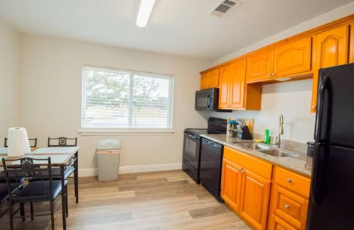 Biloxi Apartment | 💥👣WALK 2 BEACH🏖️ SLEEPS 6 & NEARBY GO KART🏎