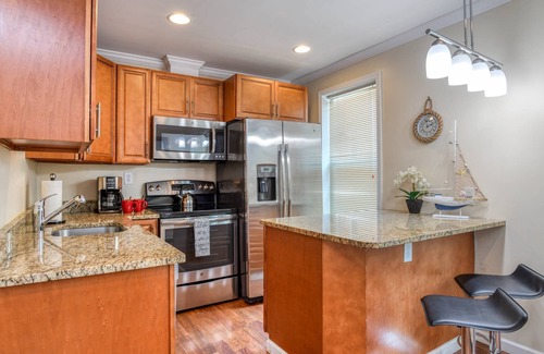 Downtown Historic District Apartment | Walk Everywhere! Steps from Restaurants, Shops, Central Square! Free Parking & Attraction Tickets!