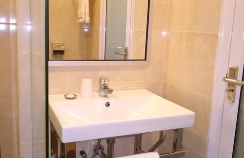 Kampung Air Hotel | Walk In Hotel