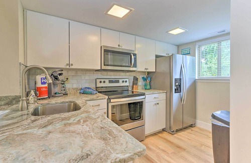 Hilton Head Island Villa | Walk to Beach: Villa w/Balcony in Hilton Head!