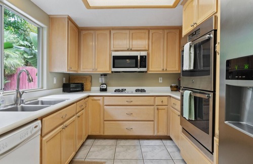 Carlsbad House | Walk to Beach: Hot Tub, Fire Pit & Bikes!