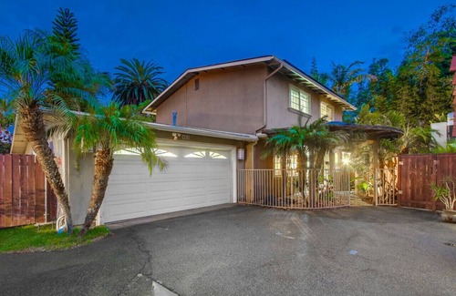 Carlsbad House | Walk to Beach: Hot Tub, Fire Pit & Bikes!