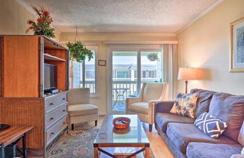 Isle of Palms Apartment | Walk to Beach! Isle of Palms Condo with Pool Access
