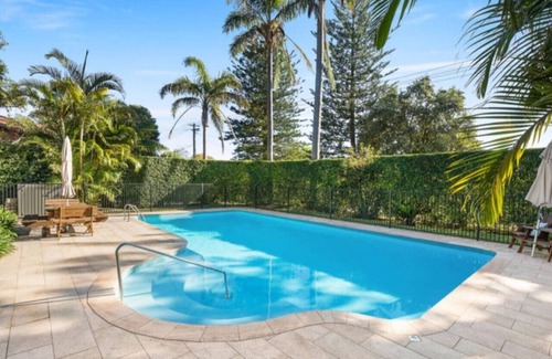 Mona Vale Apartment | Walk to beach | Studio w/t pool