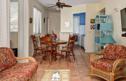 Great Cruz Bay Condo | Walk to Cruz Bay. Charming 2 BR/2BA Condo overlooking Cruz Bay harbor!