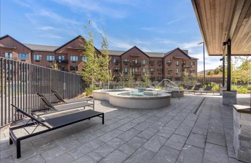 Park City House | Walk to Deer Valley Resort Adjoining Condo Rooms